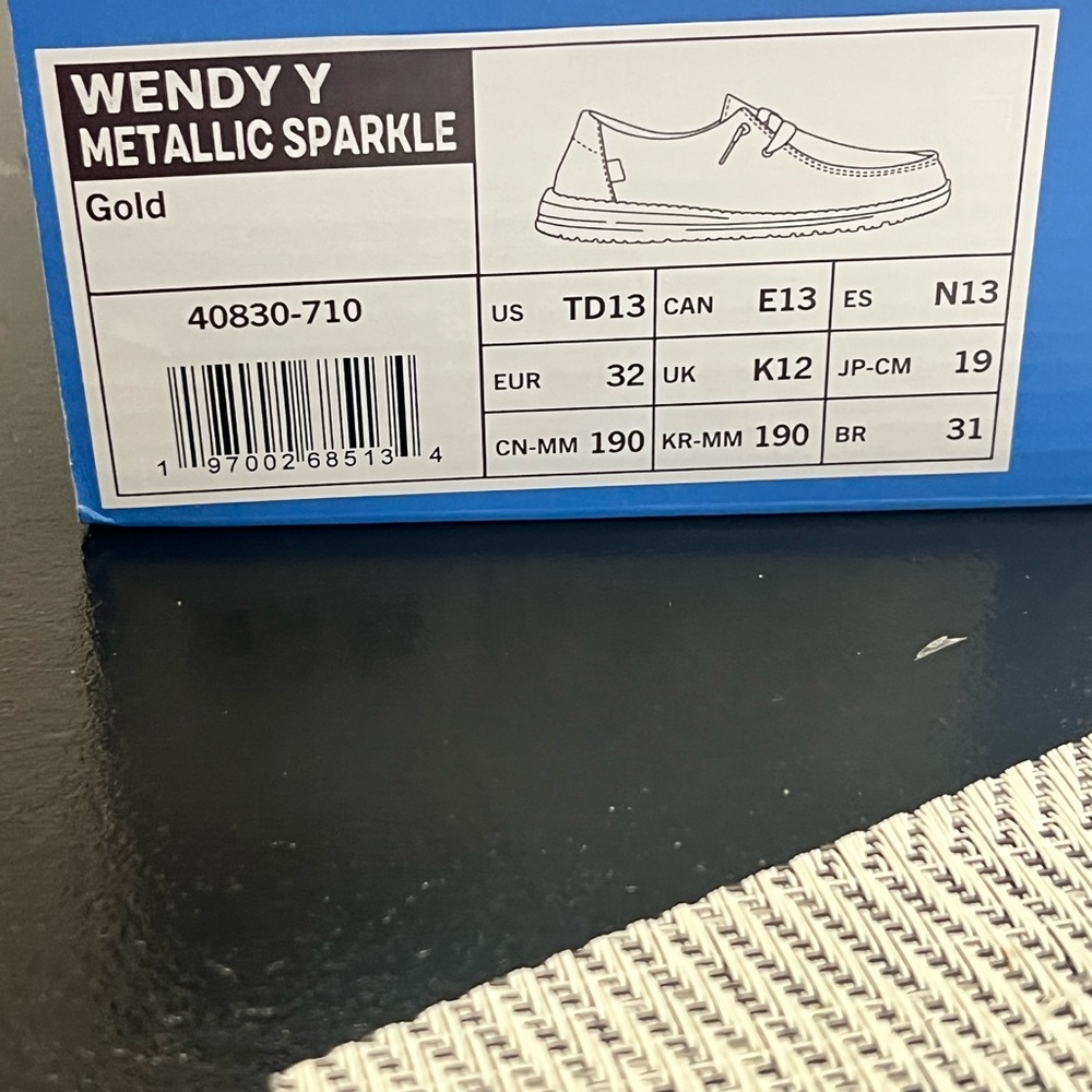 Hey Dude girls metallic gold Wendy Y loafers